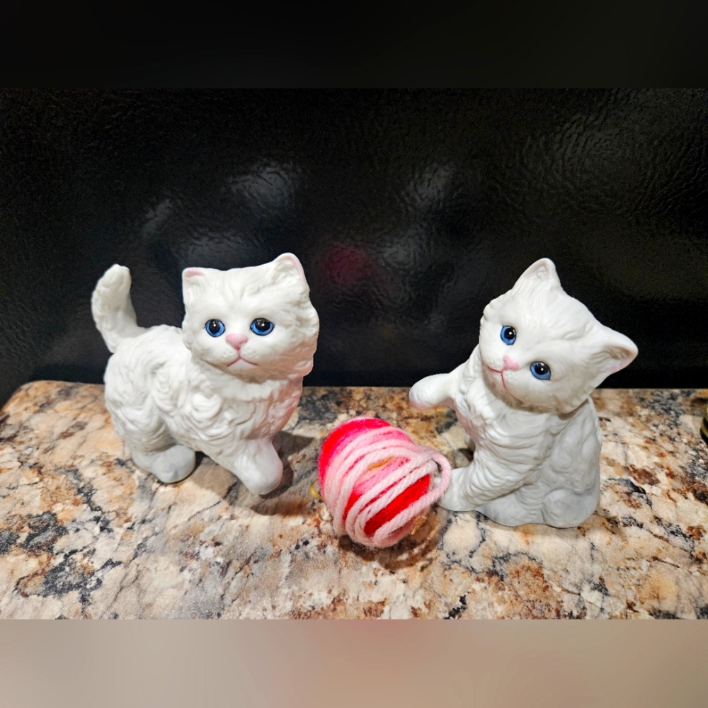 Home Interiors white kittens